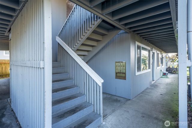 504 N 7th Avenue, Kelso, WA 98626