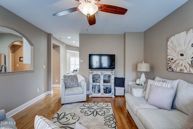 266 Westshore Pointe 6c, Johnson City, TN 37601