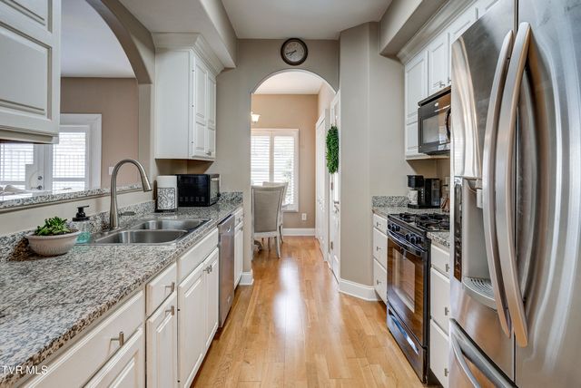 266 Westshore Pointe 6c, Johnson City, TN 37601