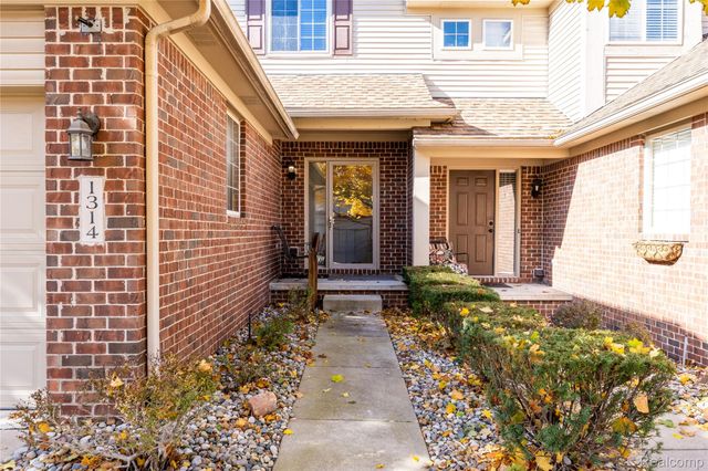 1314 Lilac Lane, Waterford Charter Township, MI 48327