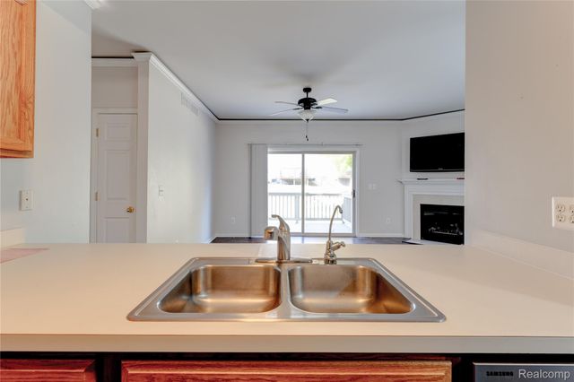 1314 Lilac Lane, Waterford Charter Township, MI 48327