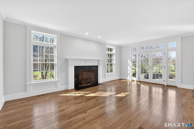 7 Winhall Lane, West Hartford, CT 06117