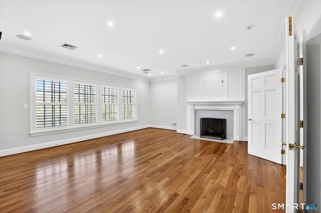 7 Winhall Lane, West Hartford, CT 06117