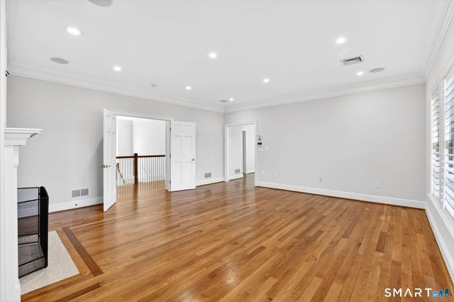 7 Winhall Lane, West Hartford, CT 06117