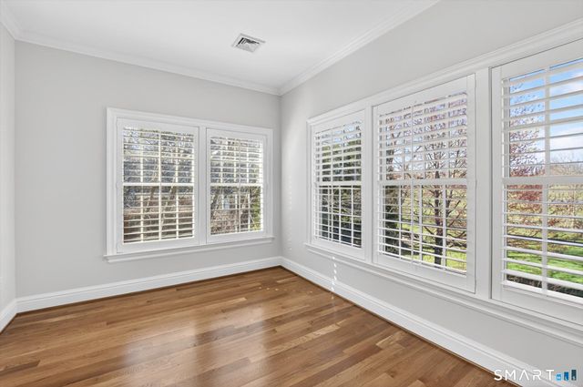 7 Winhall Lane, West Hartford, CT 06117