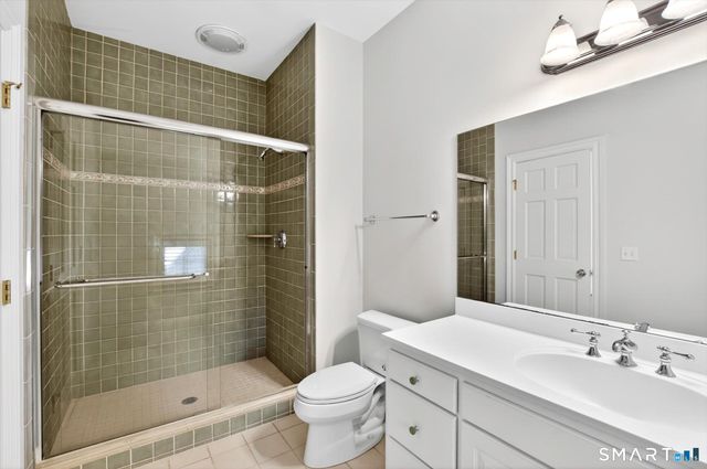 7 Winhall Lane, West Hartford, CT 06117