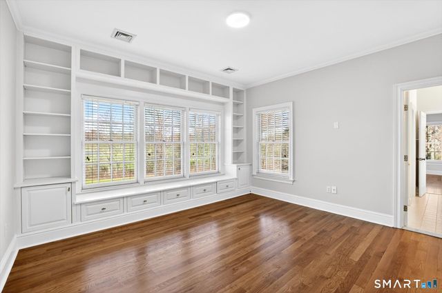 7 Winhall Lane, West Hartford, CT 06117