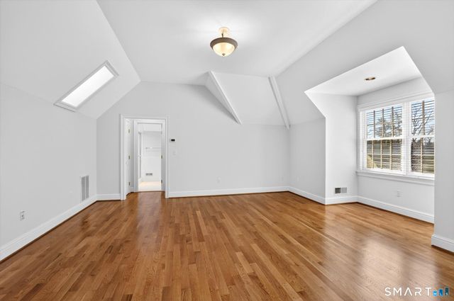 7 Winhall Lane, West Hartford, CT 06117