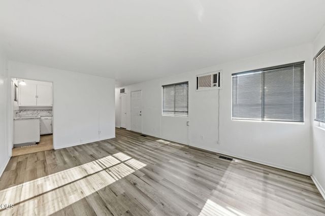 858 E 9th Street, Medford, OR 97504