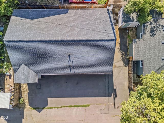 858 E 9th Street, Medford, OR 97504