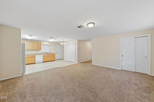 858 E 9th Street, Medford, OR 97504