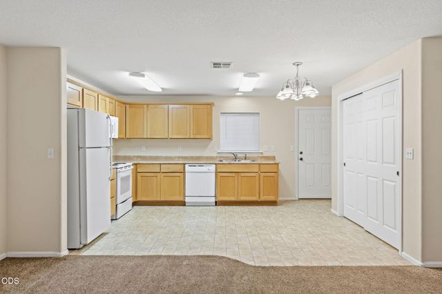 858 E 9th Street, Medford, OR 97504