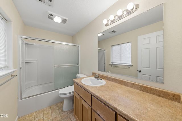 858 E 9th Street, Medford, OR 97504