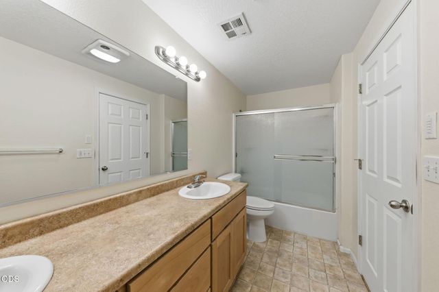 858 E 9th Street, Medford, OR 97504