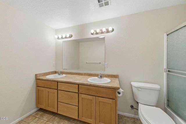 858 E 9th Street, Medford, OR 97504