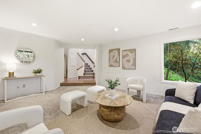14317 SE 49th Street, Bellevue, WA 98006