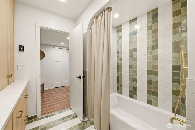 14317 SE 49th Street, Bellevue, WA 98006