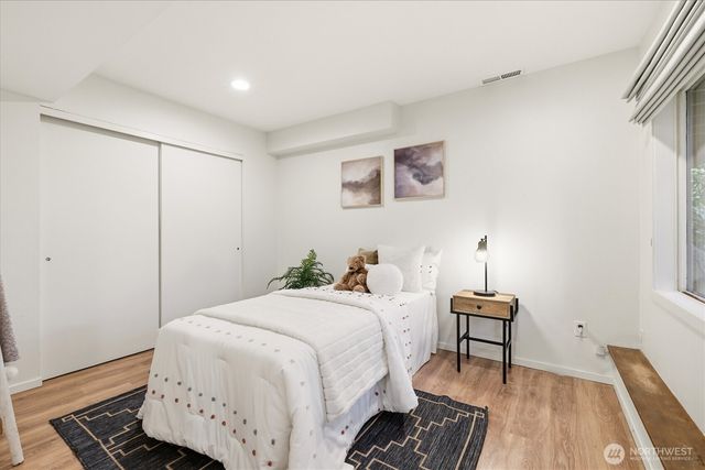 14317 SE 49th Street, Bellevue, WA 98006