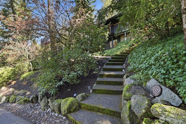 14317 SE 49th Street, Bellevue, WA 98006