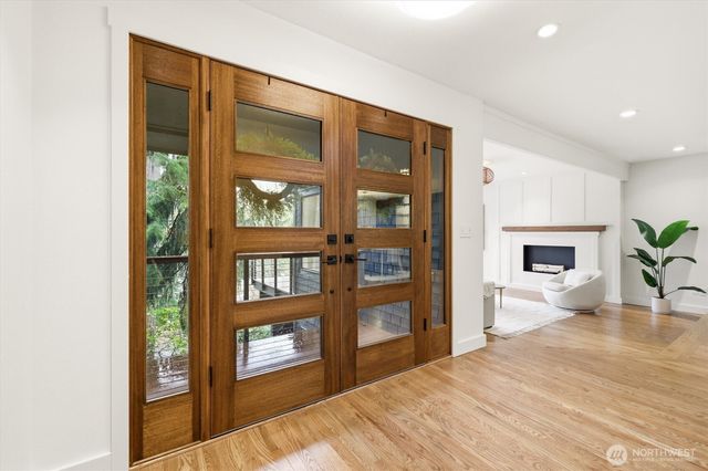 14317 SE 49th Street, Bellevue, WA 98006