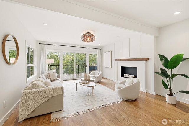 14317 SE 49th Street, Bellevue, WA 98006