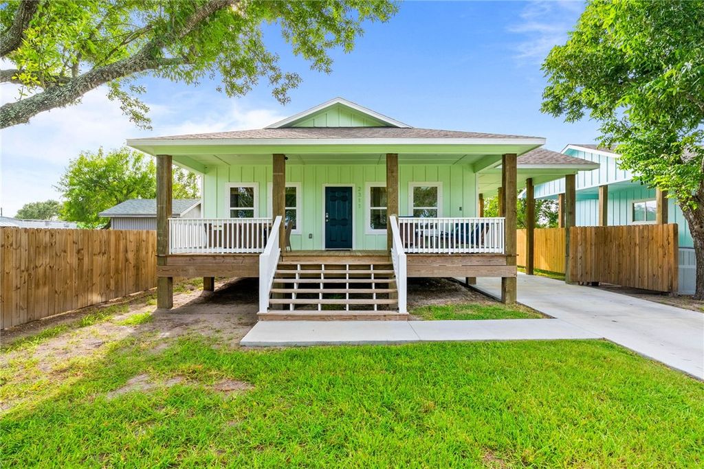 2311 S Bronte St, Rockport, TX 78382 — exterior