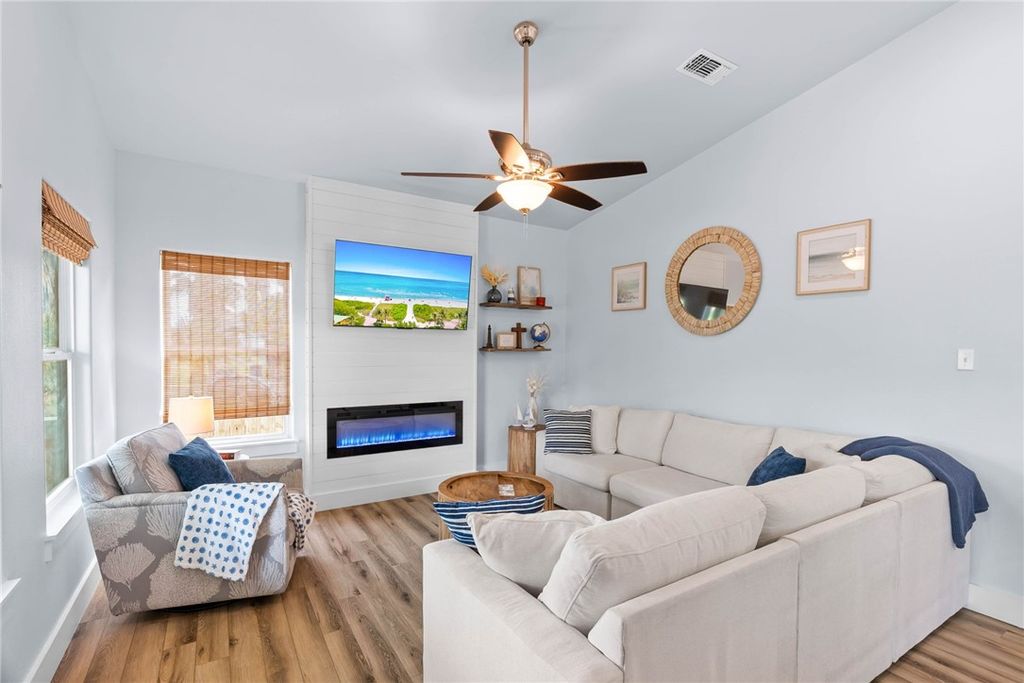 2311 S Bronte St, Rockport, TX 78382 — photo 5