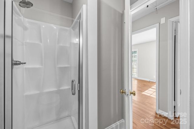 9111 Sandburg Avenue, Charlotte, NC 28213