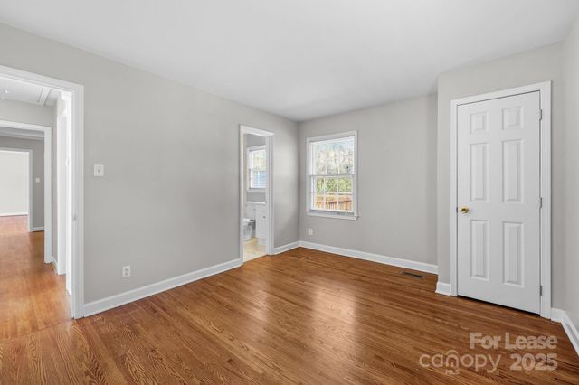 9111 Sandburg Avenue, Charlotte, NC 28213