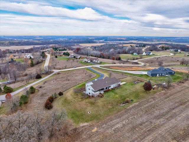 N8894 Blue Vista Lane, New Glarus, WI 53574
