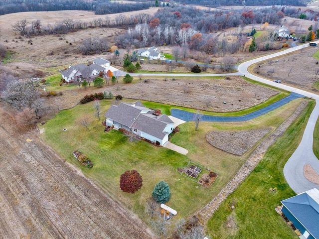 N8894 Blue Vista Lane, New Glarus, WI 53574