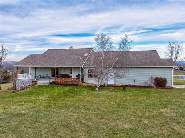N8894 Blue Vista Lane, New Glarus, WI 53574
