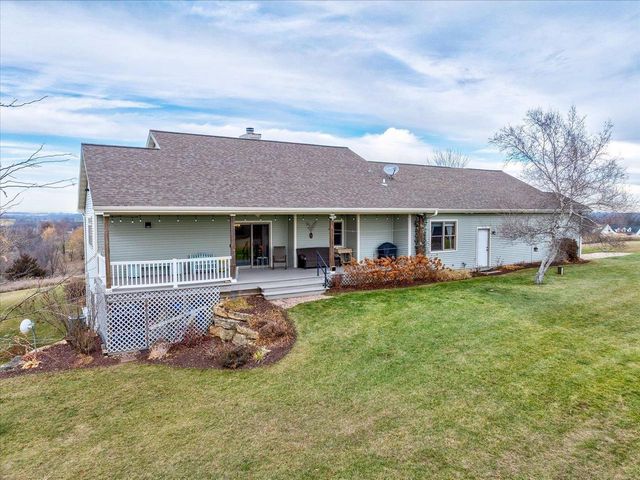 N8894 Blue Vista Lane, New Glarus, WI 53574