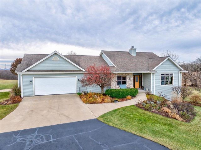 N8894 Blue Vista Lane, New Glarus, WI 53574