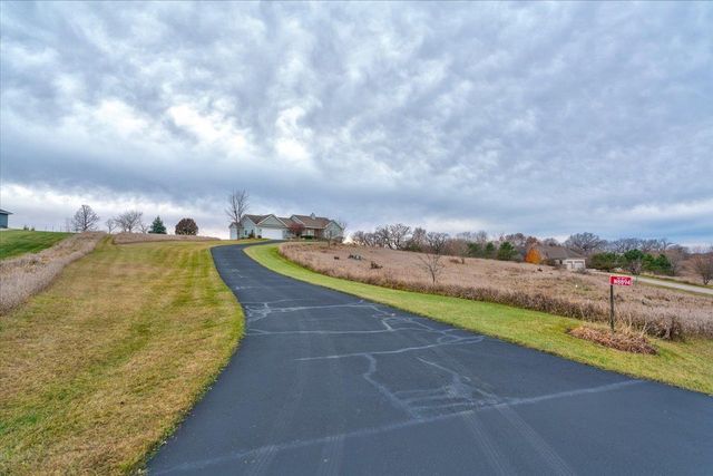 N8894 Blue Vista Lane, New Glarus, WI 53574