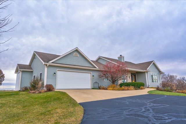 N8894 Blue Vista Lane, New Glarus, WI 53574
