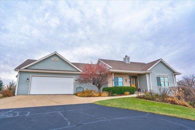 N8894 Blue Vista Lane, New Glarus, WI 53574
