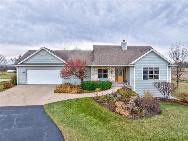 N8894 Blue Vista Lane, New Glarus, WI 53574