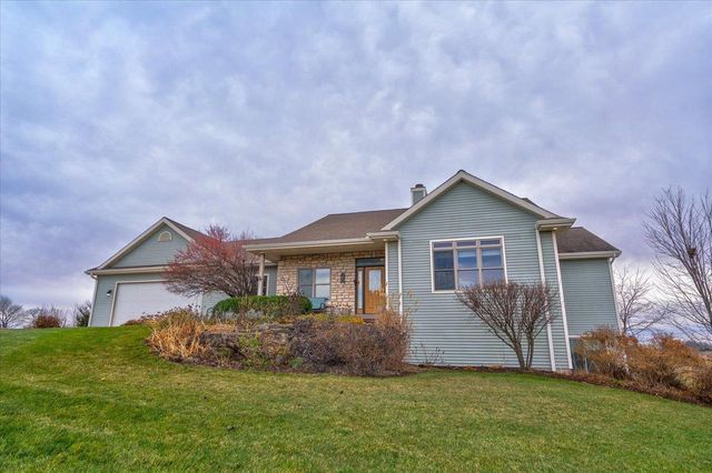 N8894 Blue Vista Lane, New Glarus, WI 53574