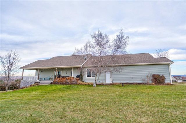 N8894 Blue Vista Lane, New Glarus, WI 53574
