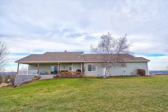 N8894 Blue Vista Lane, New Glarus, WI 53574