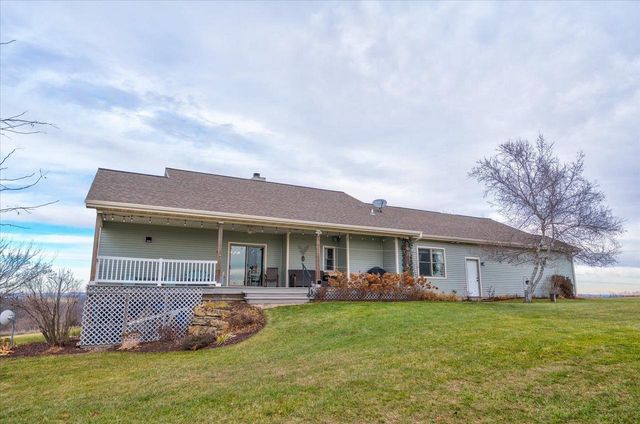 N8894 Blue Vista Lane, New Glarus, WI 53574