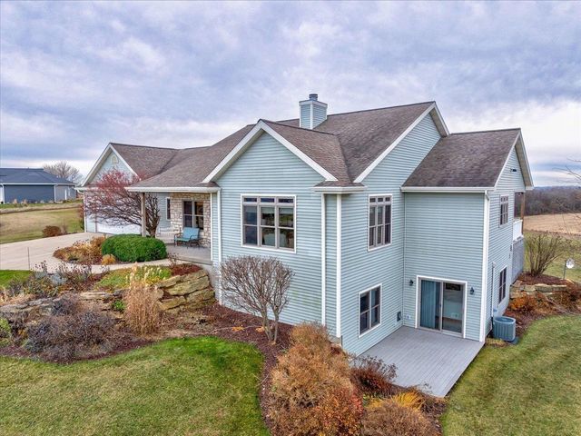 N8894 Blue Vista Lane, New Glarus, WI 53574