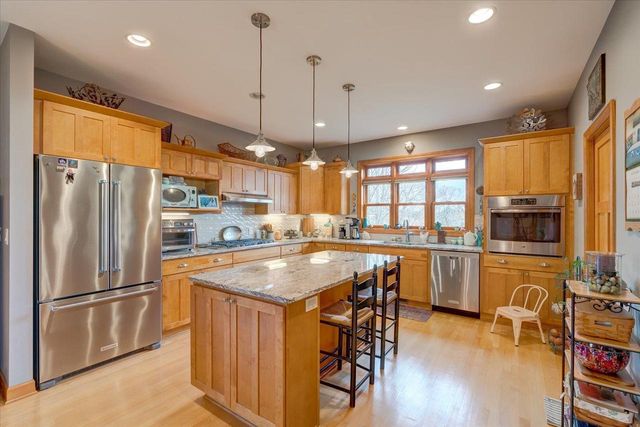 N8894 Blue Vista Lane, New Glarus, WI 53574