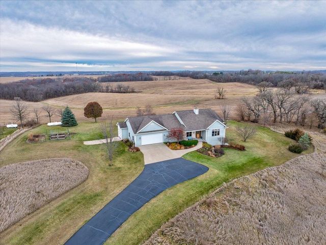 N8894 Blue Vista Lane, New Glarus, WI 53574