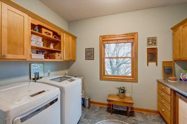 N8894 Blue Vista Lane, New Glarus, WI 53574