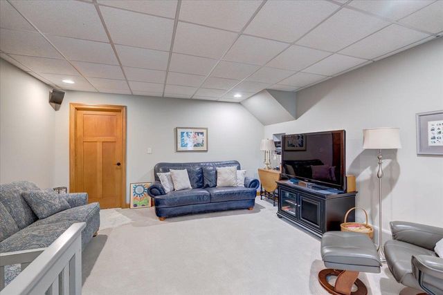 N8894 Blue Vista Lane, New Glarus, WI 53574