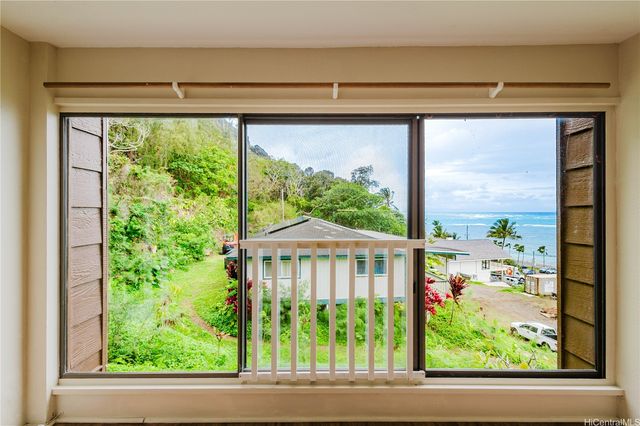 51-636 Kamehameha Highway 4413, Kaaawa, HI 96730