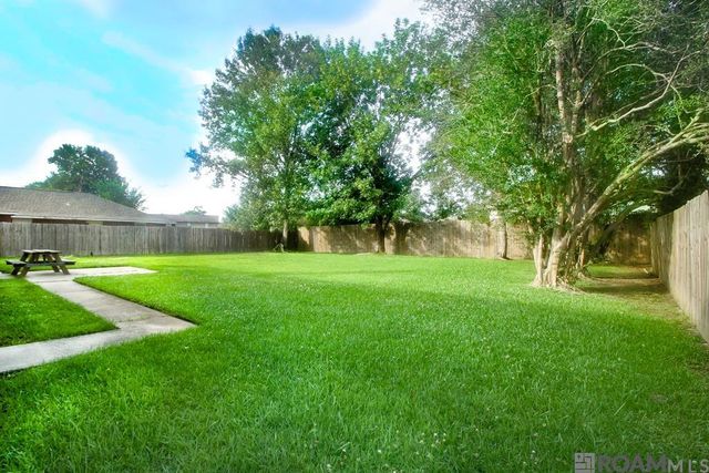 417 Kimmeridge Dr, Baton Rouge, LA 70815