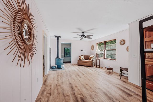 209 Cleveland Pike Road, Westminster, SC 29693